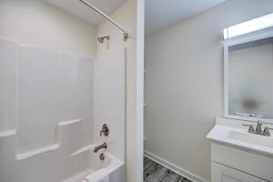 102 Queen ADA Suite, 1st Floor Low Tide