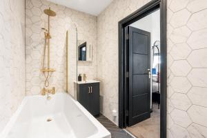 Western Seaview Terrace - Central - Contractors