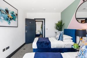 Western Seaview Terrace - Central - Contractors