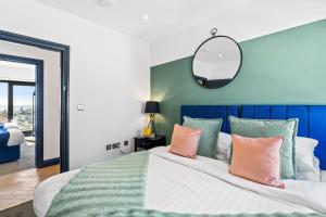 Western Seaview Terrace - Central - Contractors