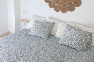 Hermoso apartamento de playa con piscina
