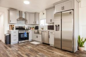 Central Modern All-In-One Home