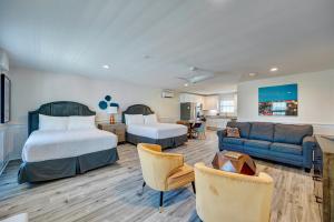 206 Queen Suite, 2nd Floor Low Tide