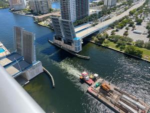 Hyde the best apartment next to Hollywood Beach 2B 2B