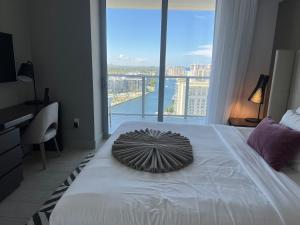 Hyde Luxury 2 Bedroom Apartment in Miami Beach and Pool