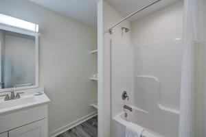 204 Queen Suite, 2nd Floor Nest