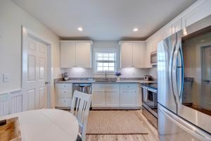 203 Queen Suite, 2nd Floor Sundown