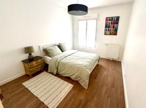 Charming 3BR Apartment with Loggia close to Paris