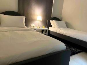 شقة بأجواء مريحة ثلاث غرف نوم