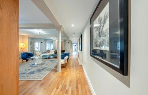 ULTRA MASSIVE House in HYDE PARK