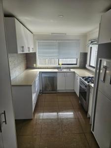 Bright, central and private home in Frankston