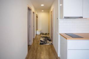 Luxury White Sails Apartment