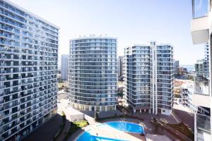 Luxury White Sails Apartment