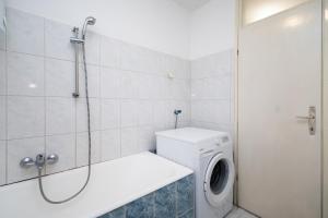 Apartments with WiFi Zadar - 23530