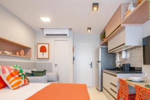 Salvador Studio na Barra - Barra Premium - Melhor Localização da Barra - Piscina com vista mar, climatizado, beira mar, TV a Cabo, Internet para Home Office, cafeteira, forno airfryer, cooktop, microondas, próximo ao Shopping Barra