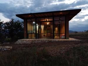 Bungalow al pie de la montaña