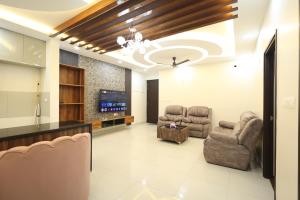 Luxury Stay with Outdoor Pool and Gym near Bangalore Airport