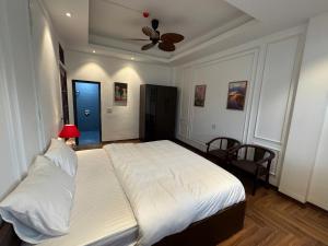 Ha Giang Peak Home - Hostel & Motobike - Jeep Tours