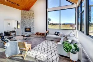 Vista Montagna - Booroolite