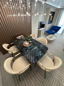 Luxury Penthouse & High-Floor Hotel near City of Dreams, Casino, and Airport