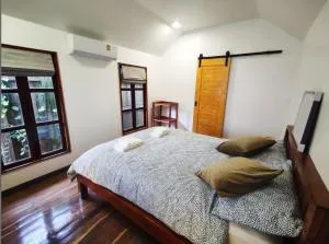 TipThong Hut - 罗勇