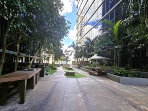 Sky-High 2BR in CBD Spectacular Views Level 23