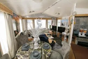 Big2vacation 2 Exclusive at new beach caravan holiday free parking wifi gaming chair swimming pool decking fun activities games food facilities club house arcade walk to beach - Burmarsh