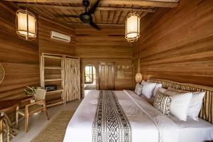 Suite có Ban công. (Suite with Balcony)