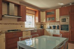 Villa Monte das Oliveiras with Private Pool