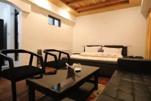 Hotel Pc Palace - 卡尔吉尔