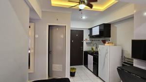 Jarrdin Apartemen 2BR pool view C12 by Nemui Room