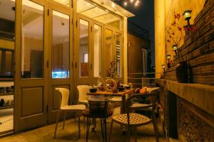 Old Quarter Heritage House 8Br 9 Ba BBQ Balcony