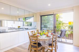The Pelicans 6, 53 Soldiers Point Rd - stunning waterfront unit