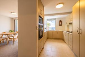 The Point 13, 5-7 Mitchell St - stunning water views, complex pool and WiFi