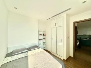 Delux Two Bedroom Apartment In Vinhomes Green Bay Near WJ Marriott Hotel
