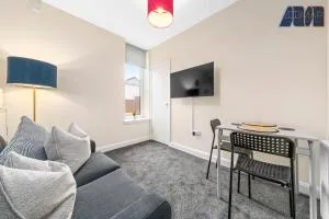 1 Bed Flat With Parking Sleeps 2 in Fife - Methil