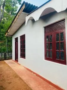 Hostel j peradeniye - Daulagala