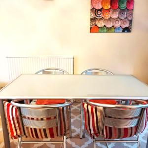 Oriental, 2 Double Bedroom Flat, Royal Greenwich, SE London