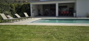 Villas Charming villa with a pool : photos des chambres