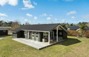 4 Bedroom Nice Home In Højby - Gudmindrup