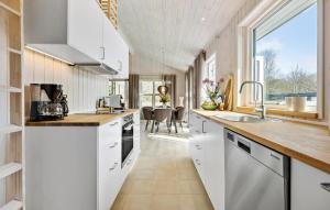 4 Bedroom Nice Home In Højby