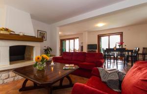 Lovely Home In Koromacno With Wifi