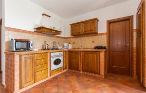 Lovely Home In Koromacno With Wifi