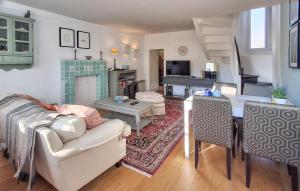 2 Bedroom Nice Home In Taden