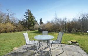 2 Bedroom Nice Home In Roslev