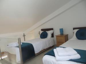 Luxury Villa with Private pool walking distance to beach and Marina