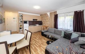 Nice Apartment In Dramalj With Wifi