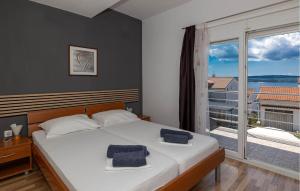 Nice Apartment In Dramalj With Wifi