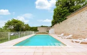 Beautiful Home In Salles Sous Bois - 格里尼昂