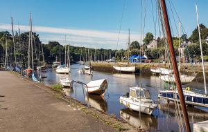 Maisons de vacances 4 Bedroom Cozy Home In Riec-Sur-Belon : photos des chambres